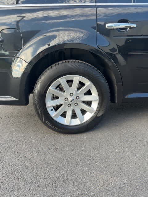 Used 2011 Ford Flex SEL w/ Rapid Spec Order Code FWD image 11