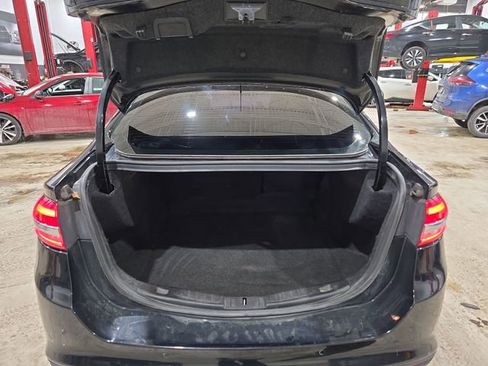 Used 2017 Ford Fusion SE w/ Fusion SE Technology Package image 26