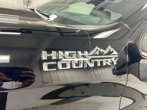Used 2023 Chevrolet Silverado 1500 High Country w/ Technology Package AWD/4WD image 27