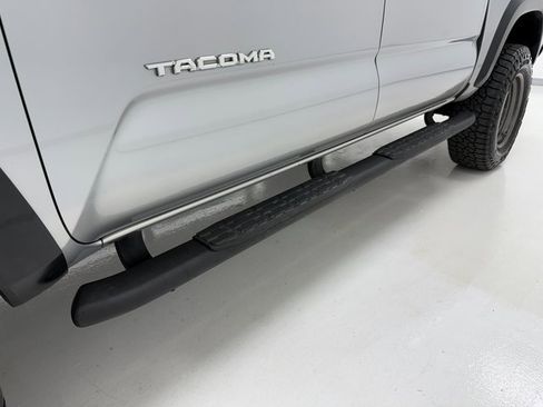 Used 2017 Toyota Tacoma TRD Off-Road w/ Tow Package (A/T) image 8