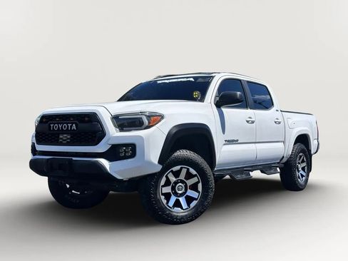 Used 2018 Toyota Tacoma SR5 RWD image 21
