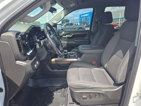Used 2022 Chevrolet Silverado 1500 RST AWD/4WD image 9
