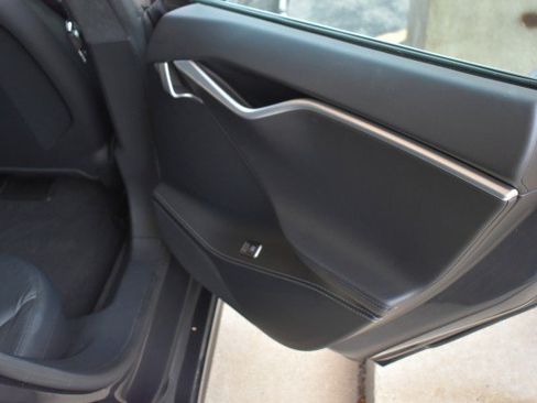 Used 2016 Tesla Model S AWD image 35