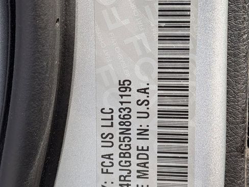 Used 2022 Jeep Grand Cherokee Limited image 22