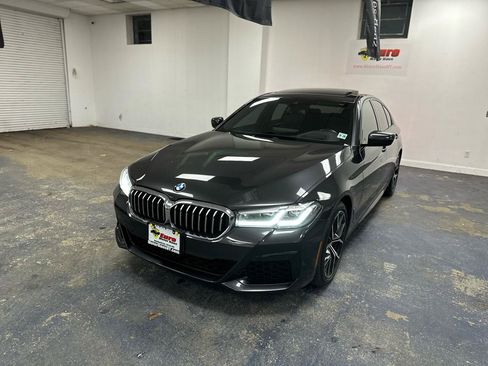 Used 2022 BMW 540i xDrive w/ M Sport Package AWD/4WD image 2