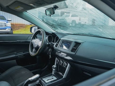 Used 2016 Mitsubishi Lancer ES image 10