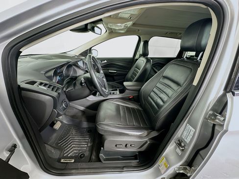 Used 2018 Ford Escape Titanium w/ Ford Safe & Smart Package image 13