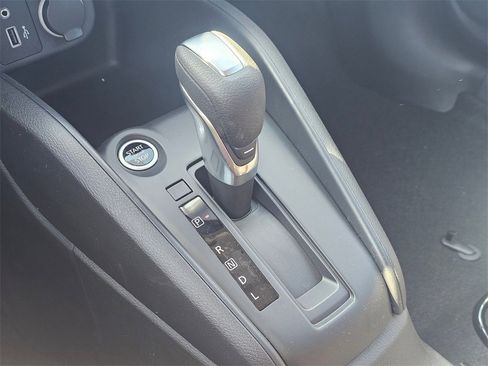 New 2025 Nissan Kicks Play S image 17