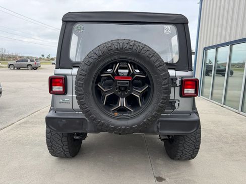 Used 2019 Jeep Wrangler Unlimited Sport image 6