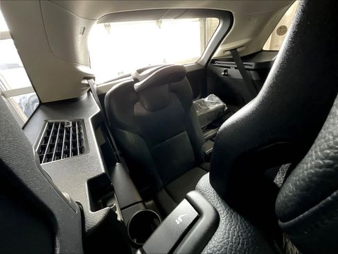 Used 2023 Volvo XC90 B6 Plus w/ Protection Package image 17