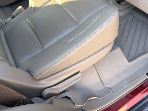 Used 2018 GMC Yukon SLT w/ Premium Edition image 86