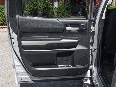 Used 2017 Toyota Tundra SR5 image 30