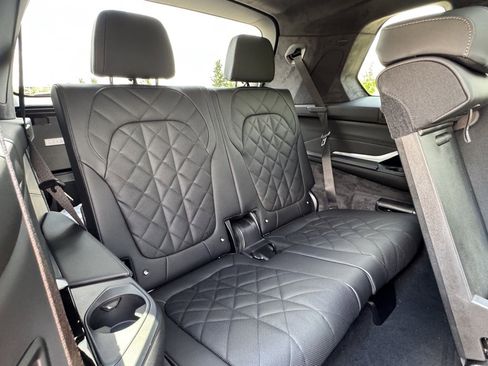 Used 2026 BMW X7 xDrive40i w/ M Sport Package image 27