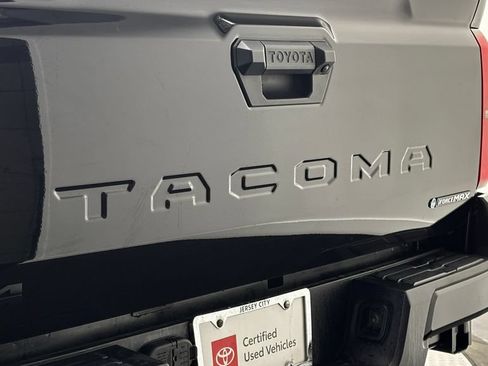 Used 2025 Toyota Tacoma TRD Sport AWD/4WD image 8