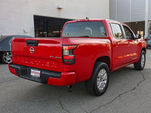 Used 2023 Nissan Frontier SV image 4