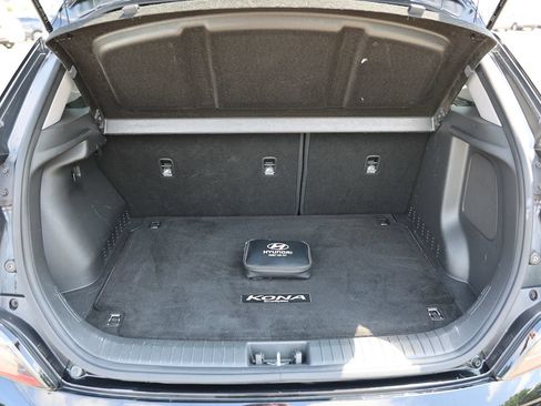 Used 2023 Hyundai Kona Limited w/ Cargo Package FWD image 13