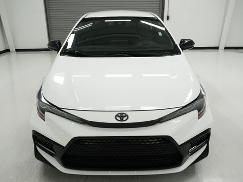 Used 2022 Toyota Corolla SE image 2