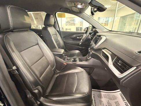 Used 2024 GMC Terrain SLT image 14