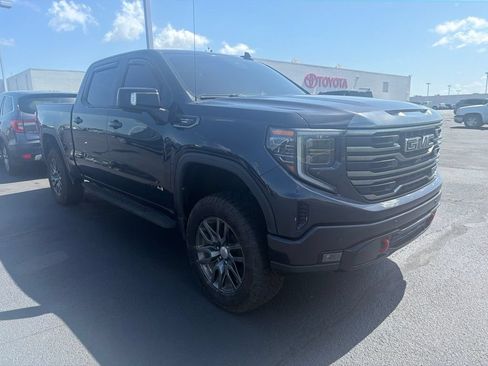Used 2022 GMC Sierra 1500 AT4 w/ AT4 Premium Package AWD/4WD image 3