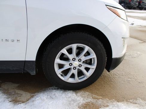 Used 2021 Chevrolet Equinox LT w/ Driver Convenience Package image 12