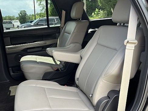 Used 2020 Ford Expedition XLT w/ Equipment Group 202A RWD image 17