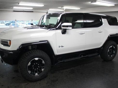 New 2024 GMC Hummer EV 3X w/ Extreme Off-Road Package image 3