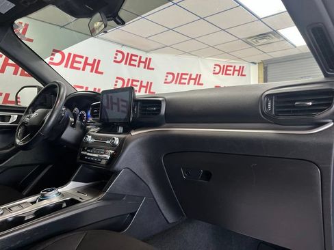 Used 2020 Ford Explorer XLT w/ Comfort Package AWD/4WD image 14