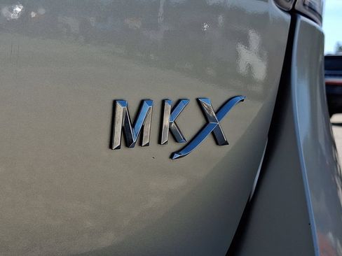 Used 2011 Lincoln MKX 2WD w/ 101A Rapid Spec Order Code image 30