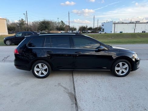 Used 2015 Volkswagen Golf TDI S image 5