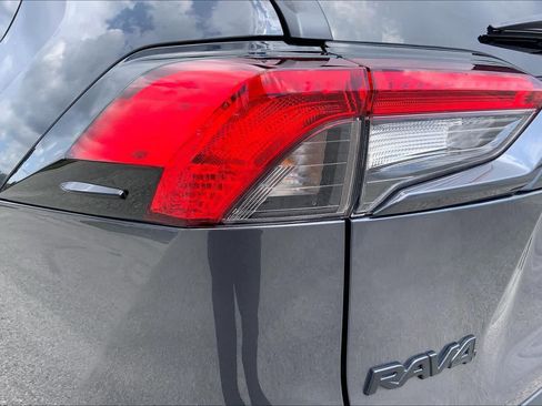 Used 2025 Toyota RAV4 XLE FWD image 28