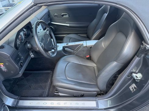 Used 2005 Chrysler Crossfire Limited RWD image 8