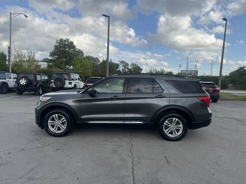 Used 2020 Ford Explorer XLT AWD/4WD image 6