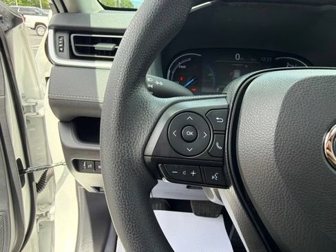 Used 2025 Toyota RAV4 XLE AWD/4WD image 21