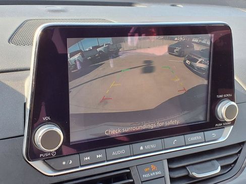 Used 2025 Nissan Altima 2.5 SV FWD image 11