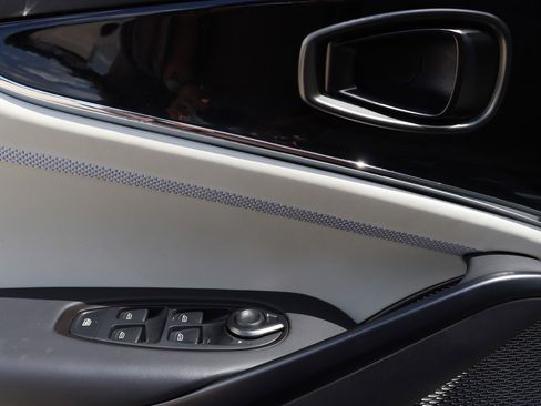 Used 2025 Aston Martin DBX 707 image 26