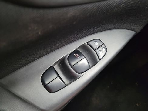 Used 2019 Nissan Sentra S FWD image 27