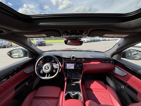 Used 2025 Maserati Grecale Folgore AWD/4WD image 2