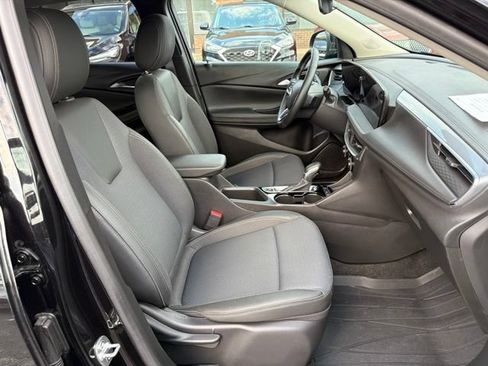 Certified 2024 Buick Encore GX Preferred FWD image 19