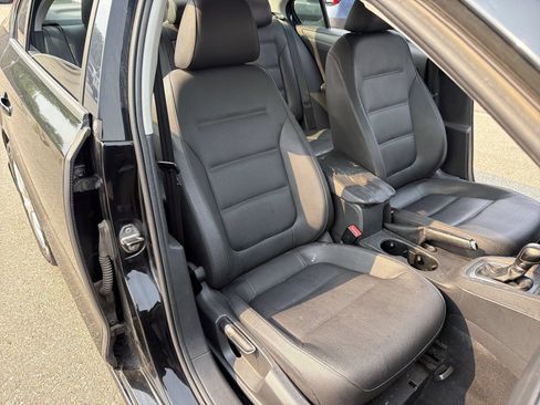 Used 2012 Volkswagen Jetta SE FWD image 19