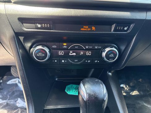 Used 2017 MAZDA MAZDA3 Touring image 27