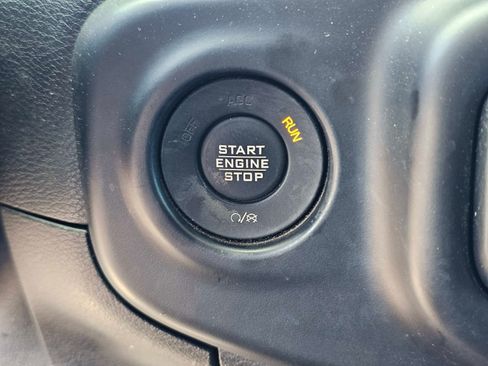 Used 2020 Jeep Wrangler Unlimited Sahara w/ LED Lighting Group AWD/4WD image 24