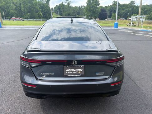 Used 2023 Honda Accord Touring image 9