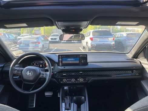 Used 2025 Honda Accord Sport image 5