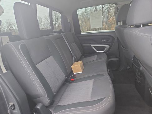 Used 2024 Nissan Titan SV w/ SV Convenience Package image 28