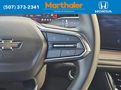 Used 2025 Chevrolet Suburban Z71 AWD/4WD image 25