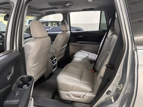Used 2016 Honda Pilot Touring image 8