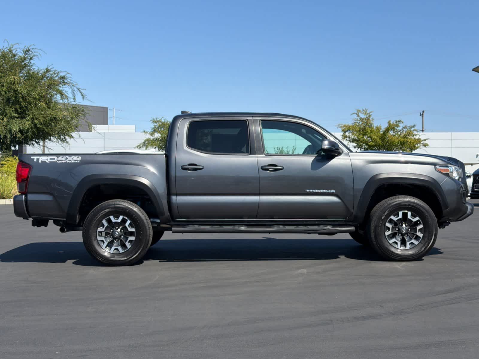 Used 2019 Toyota Tacoma TRD Off-Road AWD/4WD image 6