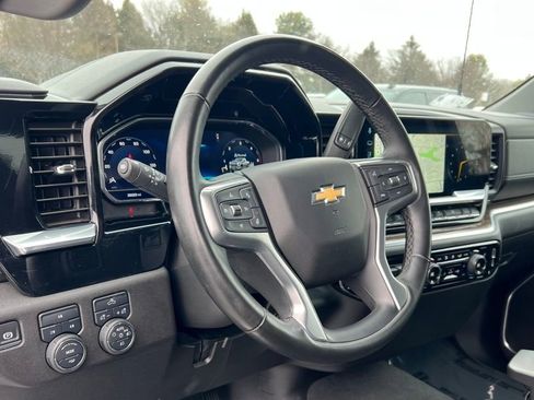 Used 2025 Chevrolet Silverado 2500 LT w/ Convenience Package image 20