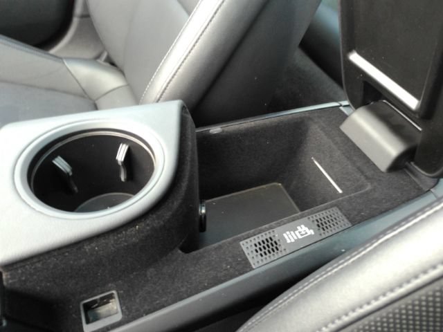 Used 2023 Porsche Taycan w/ Premium Package RWD image 50