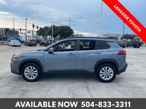 Certified 2023 Toyota Corolla Cross LE w/ Moonroof Package FWD image 2
